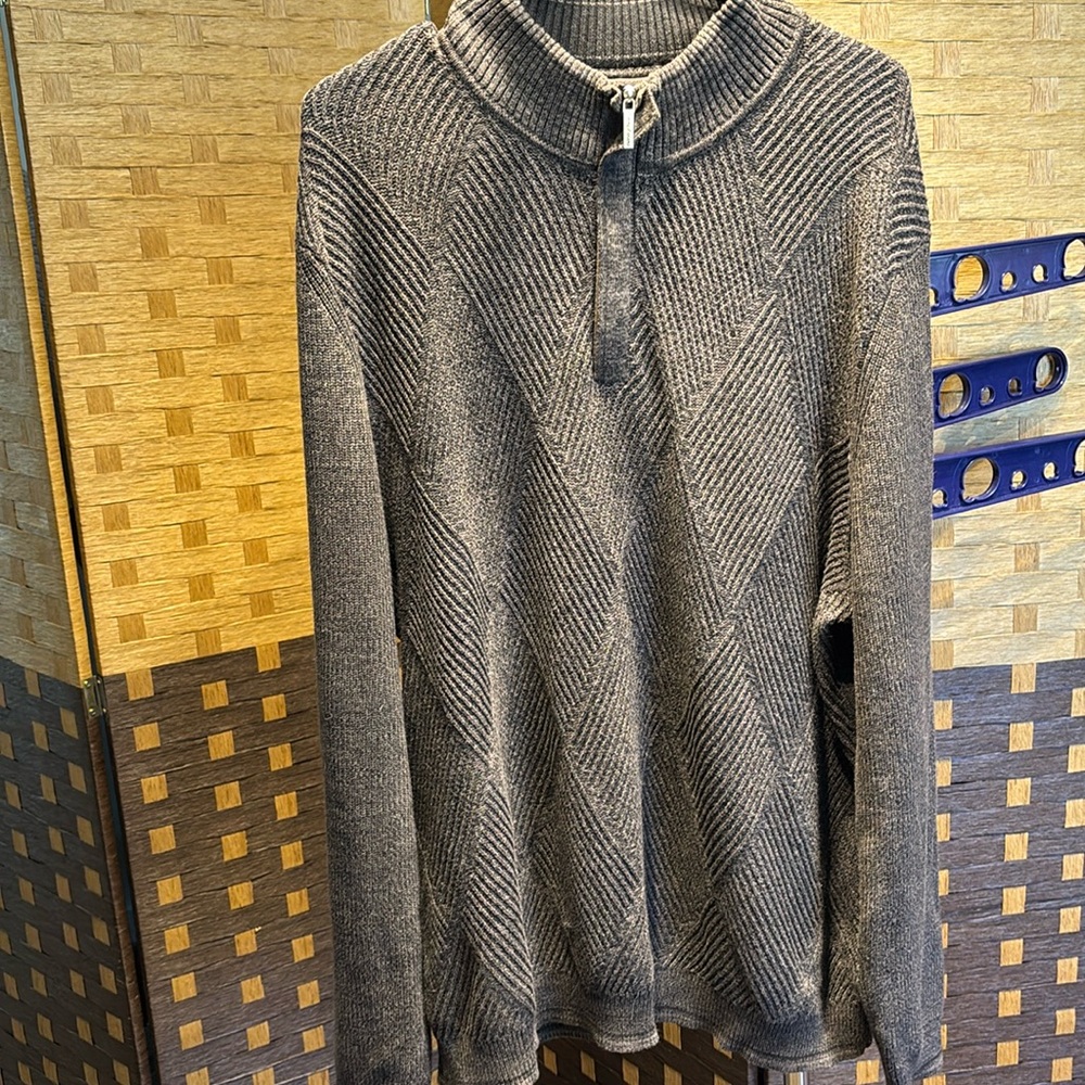 Tommy Bahama Men’s Sweater Size XL